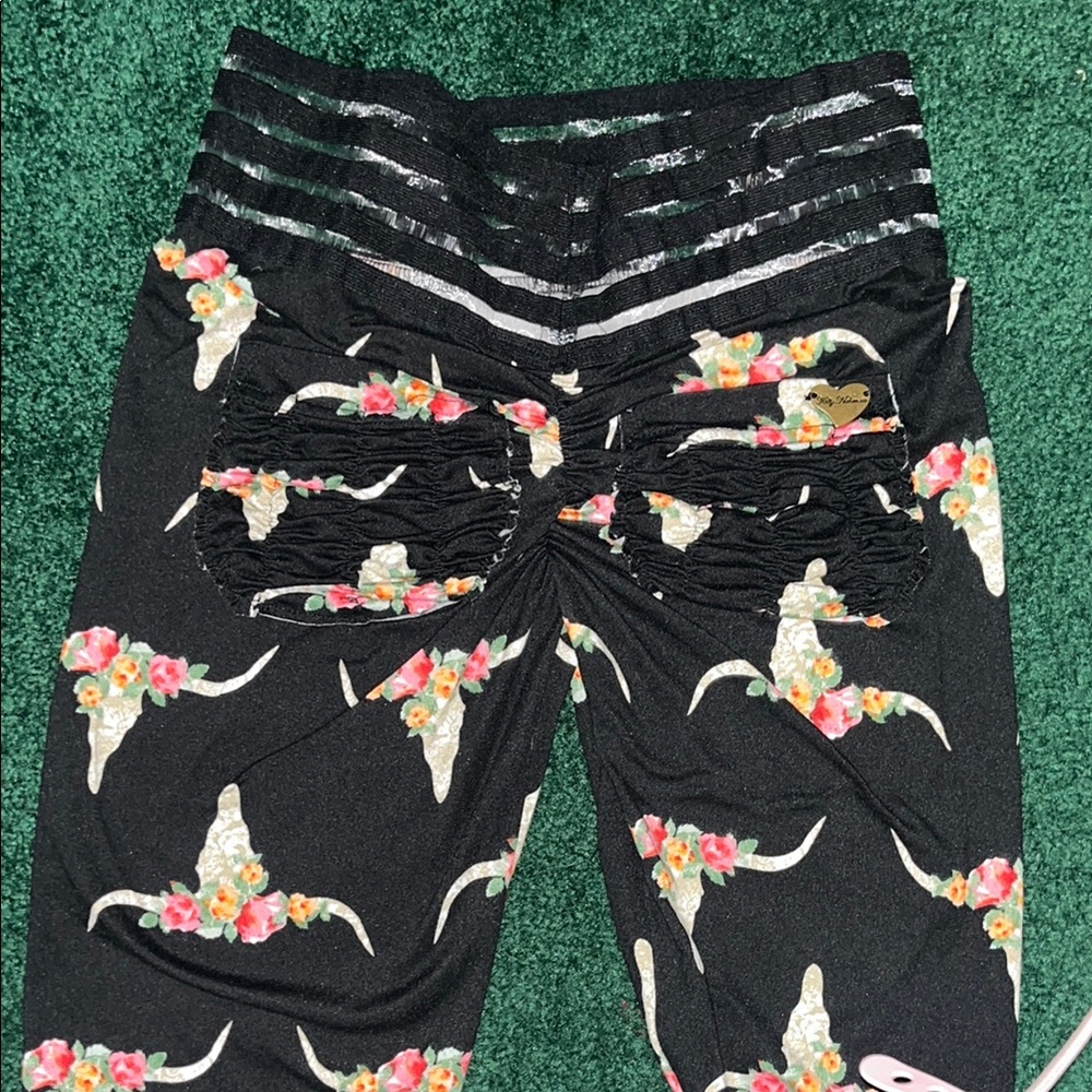 Cute booty lounge leggings new